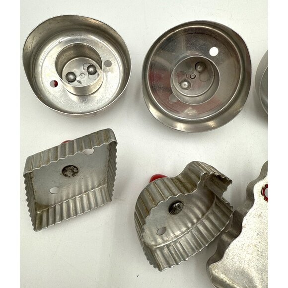 Vintage Christmas Cookie Cutters Red Green Handles Assorted Shapes 9 CT - Picture 4 of 5